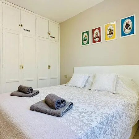 Seguro El Sol 411 דירה